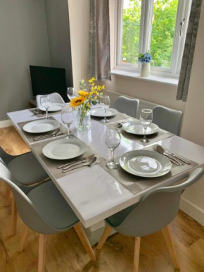 An ENTIRE 2beds, 2bathrooms, free Wifi, Free Parking, Oxford